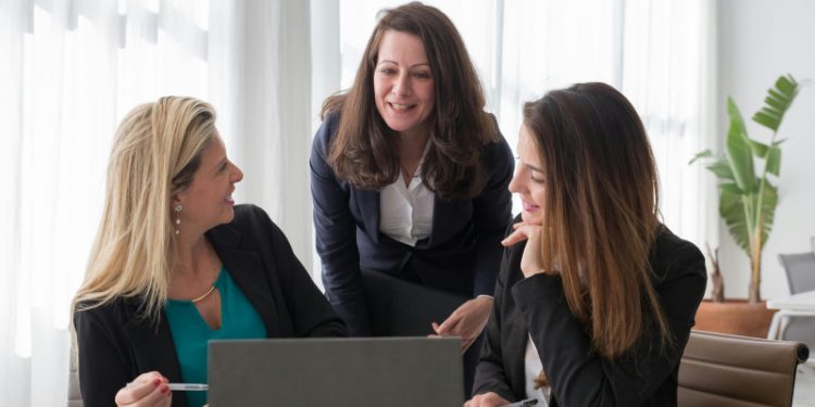 Solo el 14.2% de las empresas son lideradas por mujeres en República Dominicana