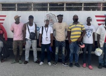 Migración repatria 616 haitianos indocumentados