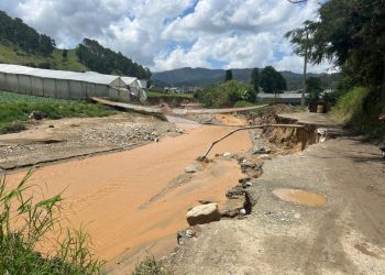 Lluvias causan estragos en predios de Tireo y Constanza
