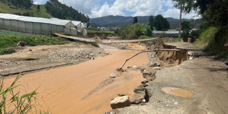Lluvias causan estragos en predios de Tireo y Constanza