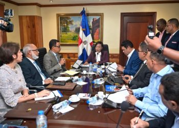 Discusión en el Congreso se concentra en eliminar o no regulación a redes sociales