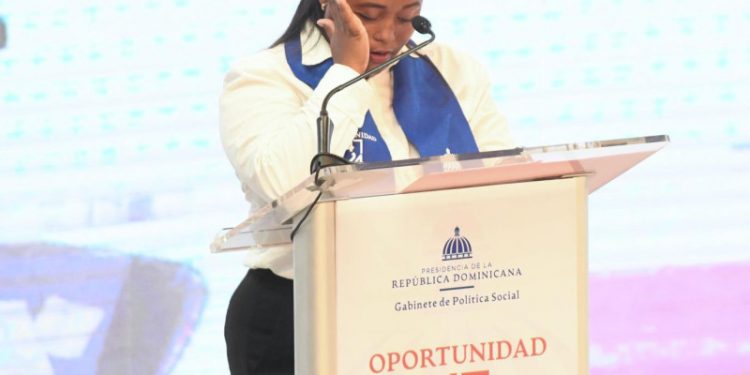 Impresionante historia de una joven que decidió educarse y vencer durezas de la vida