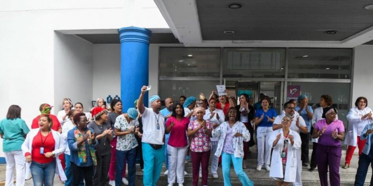 CMD y SNS logran acuerdo ante demandas de médicos de centro de gastroenterología en Ciudad Sanitaria