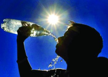 Exhortan a extremar precauciones ante ola de calor en el país