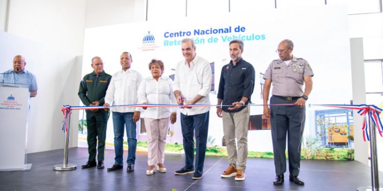 El Gobierno inaugura el Centro Nacional de Retención de Vehículos, que funcionará en Pedro Brand