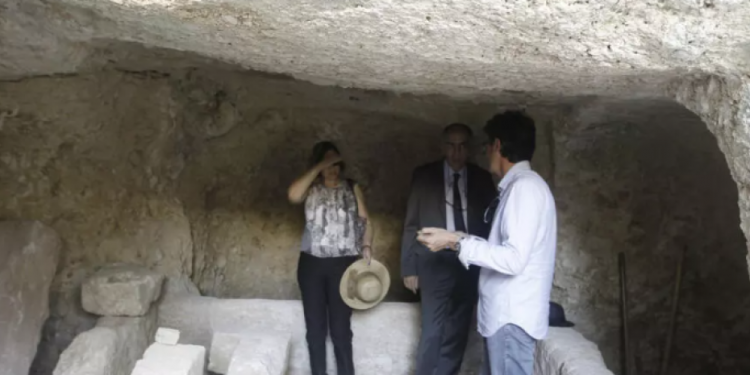 Palestinos temen que Israel se apodere de un yacimiento arqueológico en Cisjordania