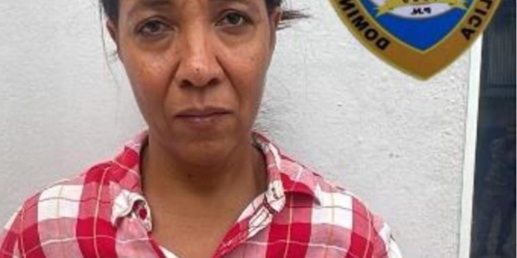 Se entrega “La Doña”, presunta autora del secuestro de mujer en Herrera