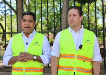 Ministros Carlos Bonilla y Kelvin Cruz supervisan remodelación del Centro Olímpico