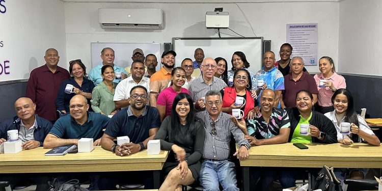 Periodistas de La Vega se capacitan en Inteligencia Artificial aplicada al periodismo, con apoyo de CENSITEC e INFOTEP