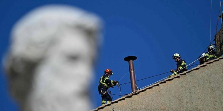 El Vaticano concluye novenario Francisco; se encamina cónclave