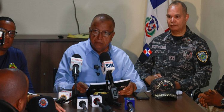 Autoridades de San Cristóbal explican por qué salieron de la alcantarilla sin rescatar a la menor