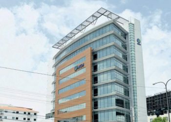 Industria y Comercio vigila decisión de Irán sobre Ormuz y su impacto en RD