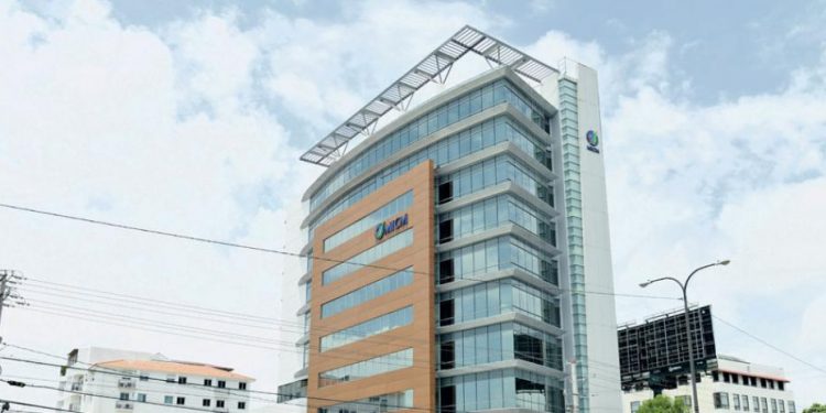 Industria y Comercio vigila decisión de Irán sobre Ormuz y su impacto en RD