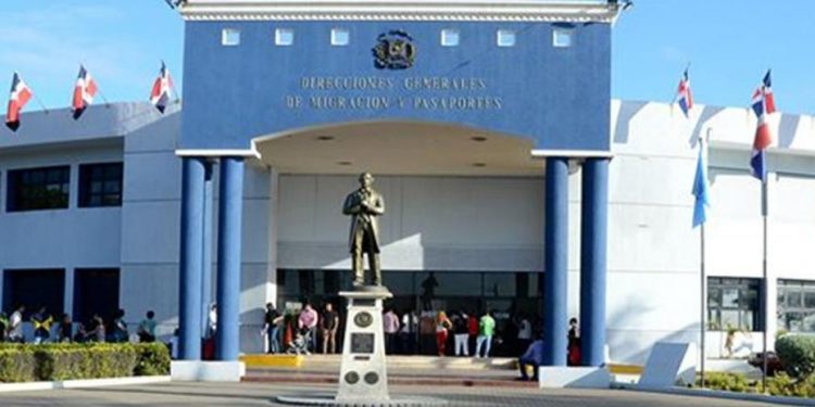 Migración recuerda que no aceptará pagos en efectivo por servicios desde el lunes 2 de junio