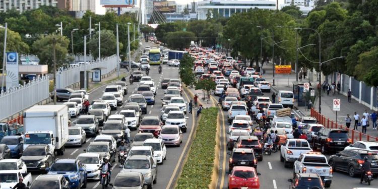 Sindicatos de transporte aprueban nuevas medidas para controlar el tapón en el Gran Santo Domingo