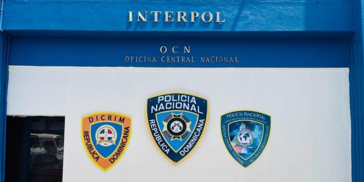Nueve dominicanos se encuentran en alerta roja por la Interpol