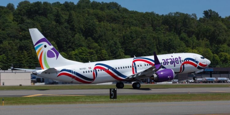 Mensaje de Abinader por nueva ruta aérea Santo Domingo–Newark operada por Arajet