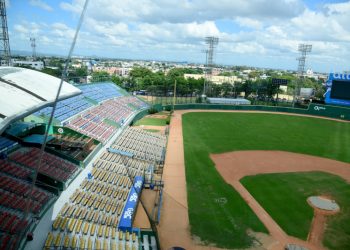 Gobierno crea comisión para evaluar construcción de "moderno" estadio de béisbol en el Ensanche La Fe