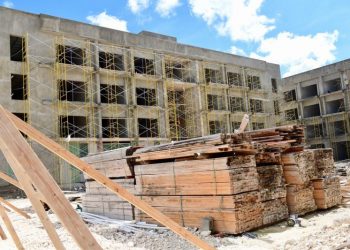 Suben los costos de construir y el Mived aplica nuevas tasas por licencias e inspecciones