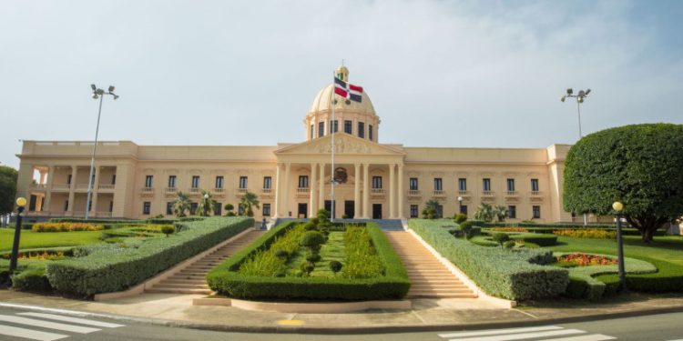 Gobierno propuso eliminación de exenciones en fallida reforma fiscal