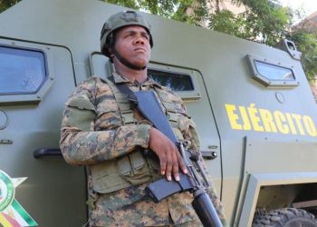 Desde Haití lanzan piedras a un puesto móvil militar en Dajabón; hieren a un soldado