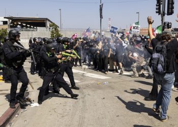 EE.UU. desplegará 700 Marines en Los Ángeles