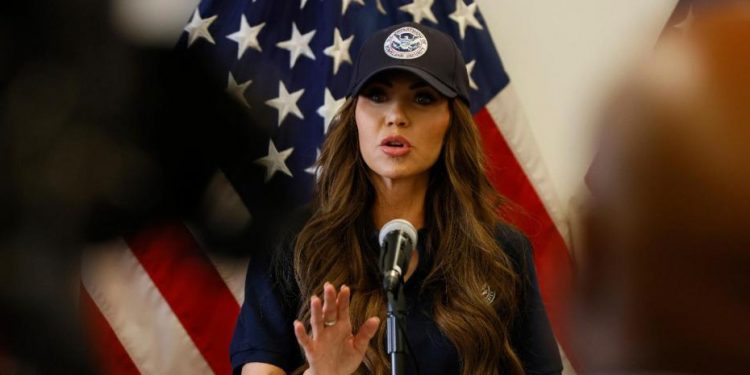 Departamento de Seguridad Nacional: Inmigrantes de América Latina ya deben irse de Estados Unidos