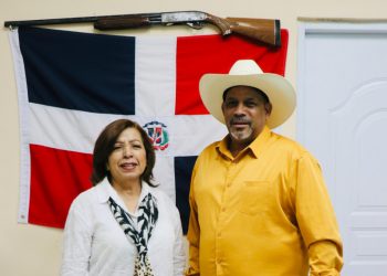 Presidenta de Conani se reúne con Santiago Riveron por tema de menores haitianos