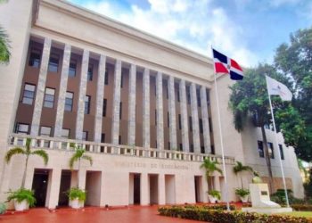 Educación entrega de manera parcial bono a empleados