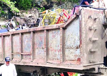 Ayuntamiento del DN inicia retiro de chatarras en el Mirador Sur