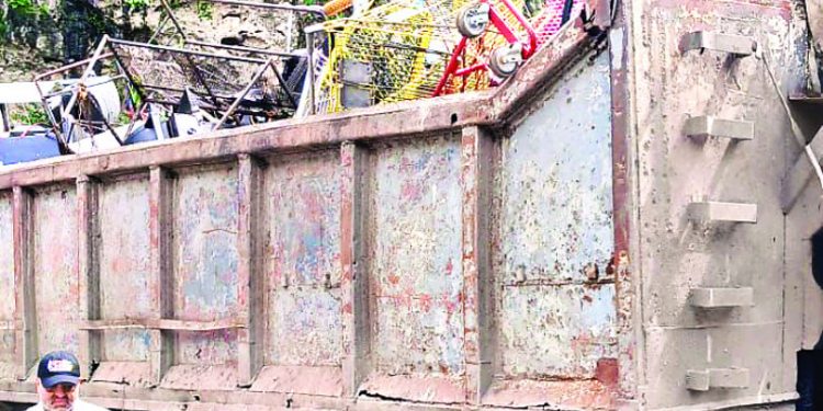 Ayuntamiento del DN inicia retiro de chatarras en el Mirador Sur