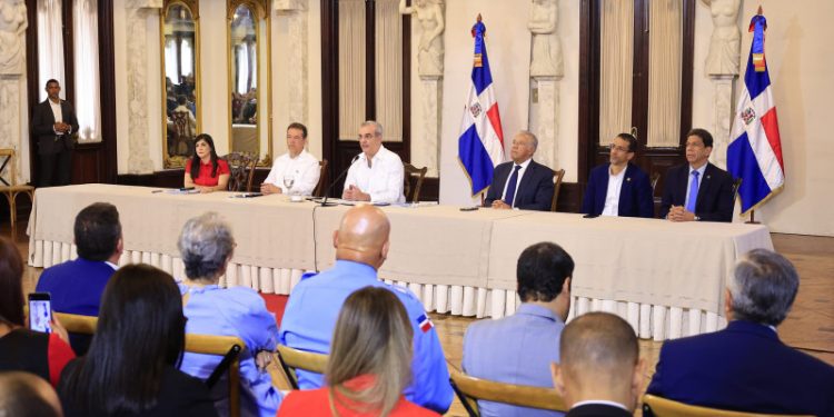 Gobierno indica exportaciones han crecido en más de un ocho por ciento en 2025