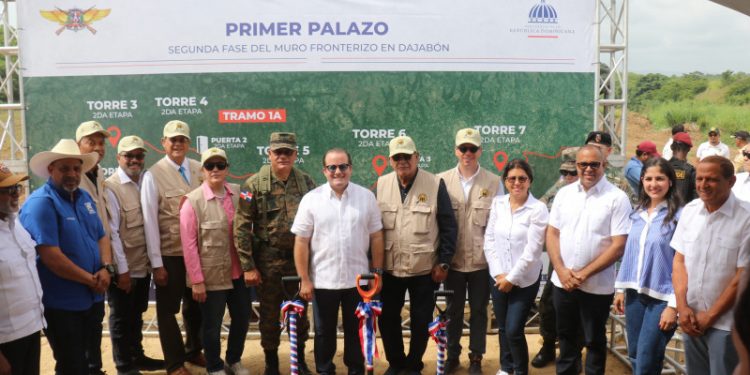 Gobierno da primer palazo para construcción de 13 kilómetros del muro fronterizo en Dajabón