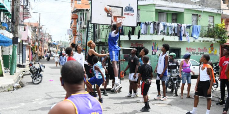 De delincuencia a seguridad: La nueva cara de La 42 de Capotillo