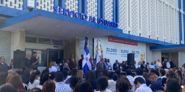 En los últimos dos años Mescyt ha dado más becas internacionales virtuales que presenciales