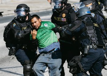 Inmigración neta baja en 500,000 personas en 2025