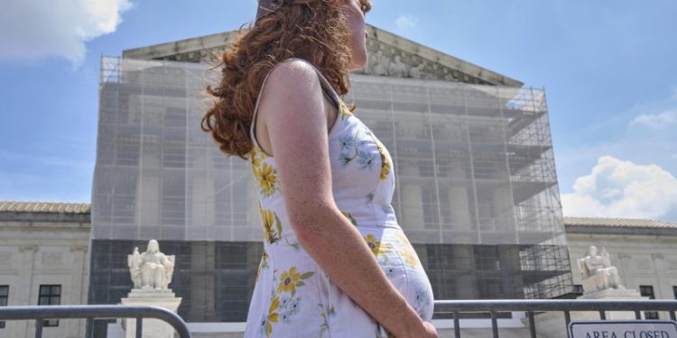 ¿Qué sigue para la ciudadanía por nacimiento tras el fallo de la Corte Suprema de EEUU?