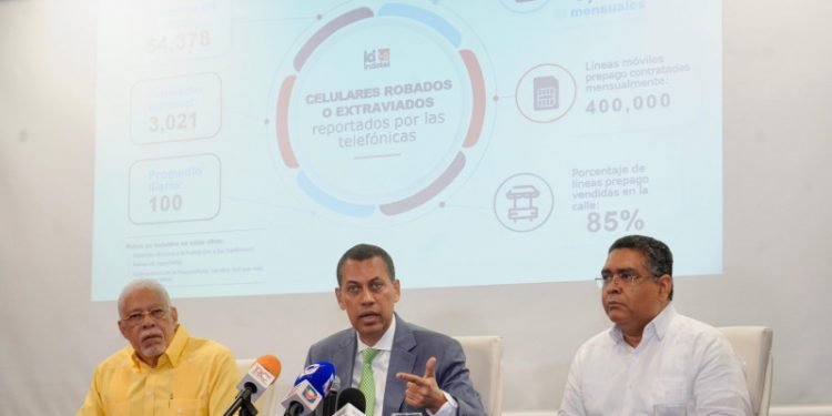 Indotel: Se estima que 4,000 celulares robados en el extranjero ingresan al país cada mes