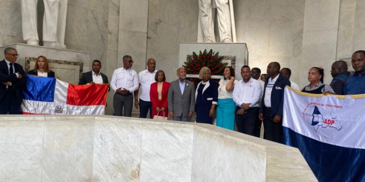 Día del Maestro: la ADP cita deficiencias del sistema educativo al cierra el año escolar