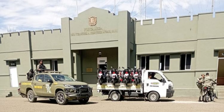 Detienen camión cargado de motocicletas que serían introducidas a Haití