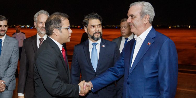 Presidente Abinader llegó la noche de este jueves a Brasil en la última parte de su viaje que inició en Europa