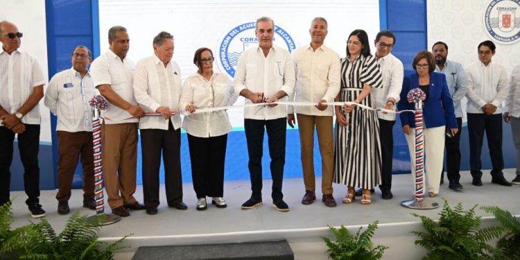 Presidente Abinader deja inauguradas obras de agua potable en zona suroeste de Santiago por un monto superior a los 160 millones de pesos