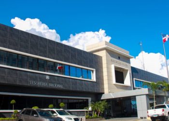 Hacienda y Economía elaborará la política fiscal y conducirá la planificación