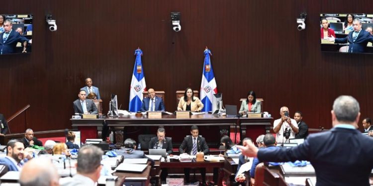 Diputados aprueban reforma al Código Penal; Senado no descarta realizar modificaciones