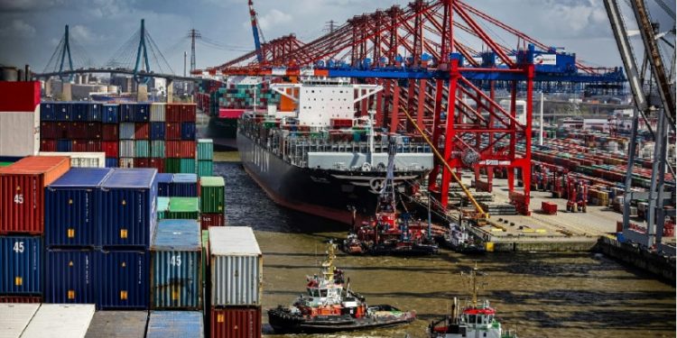 Economistas develan escenarios para RD ante aranceles de Trump