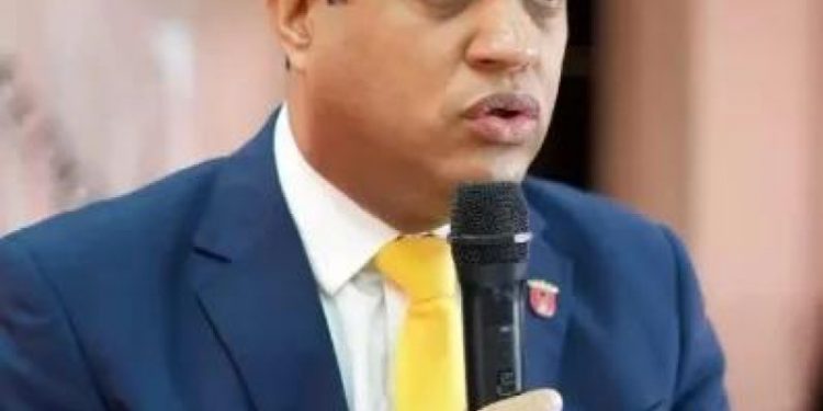 Ministro de Deportes Kelvin Cruz se enteró por los medios de tala de árboles en Centro Olímpico