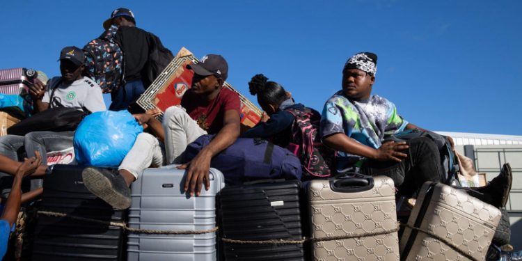 Haitianos bajo el PTS temen regresar a Haití