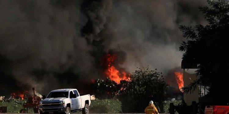 Hallan cuerpos de siete personas desaparecidas tras explosión de fuegos artificiales en California
