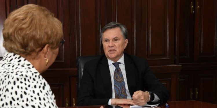 Director general del IICA cree es clave involucrar a los jóvenes en la agricultura