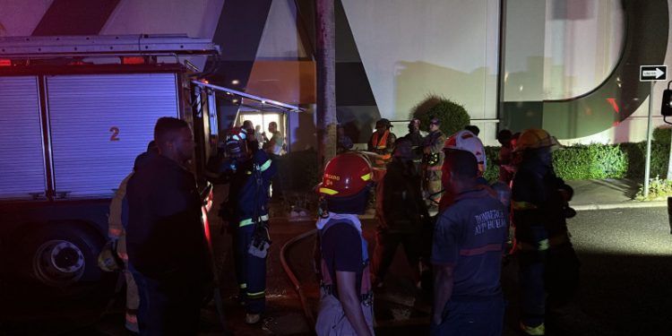 Paneles eléctricos fueron causantes de conato incendio en Plaza Duarte